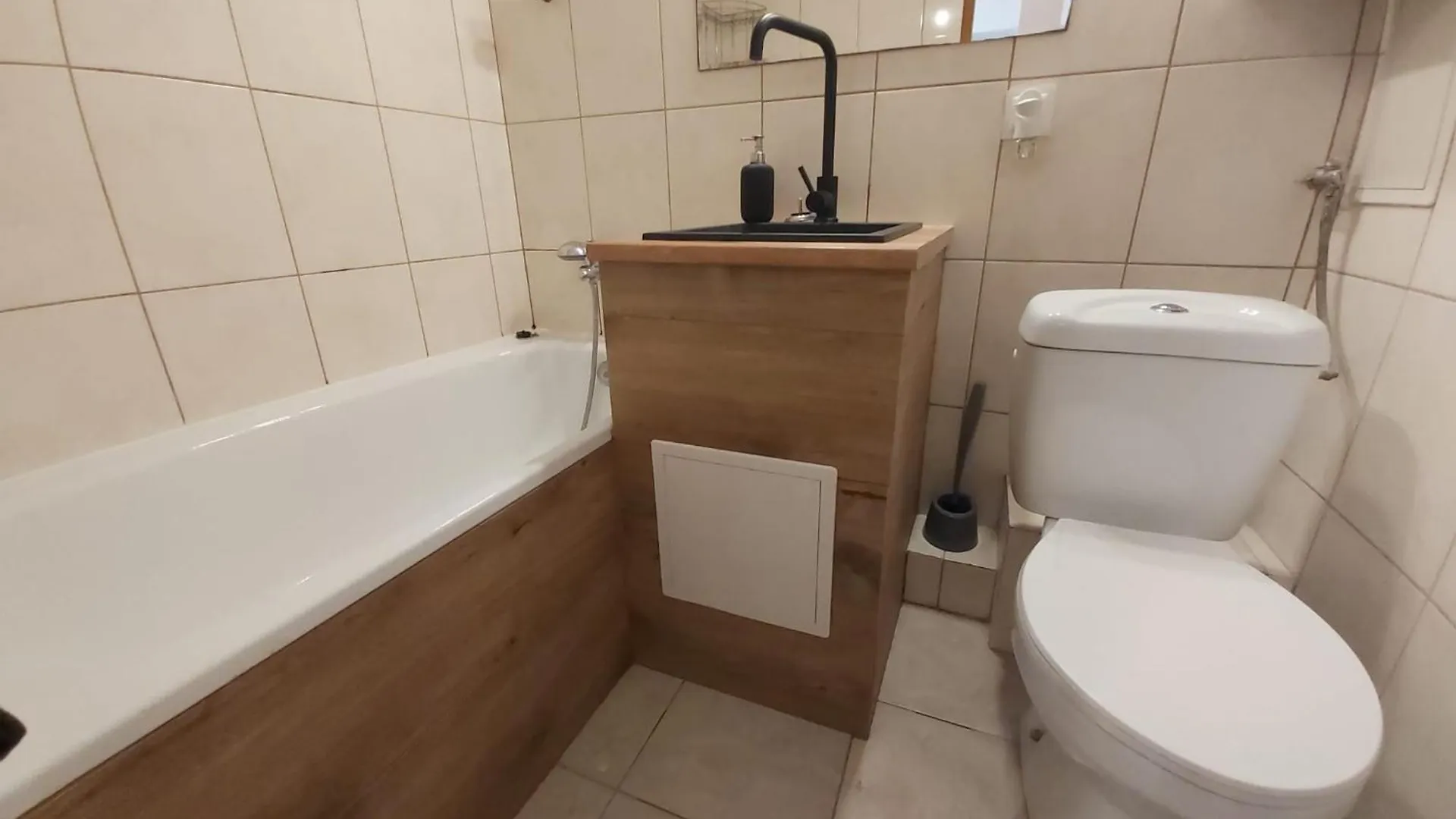 Kwatera prywatna 2050 Zwycięstwa 23 - Tanie Pokoje - samodzielne zameldowanie - self check in Poznań