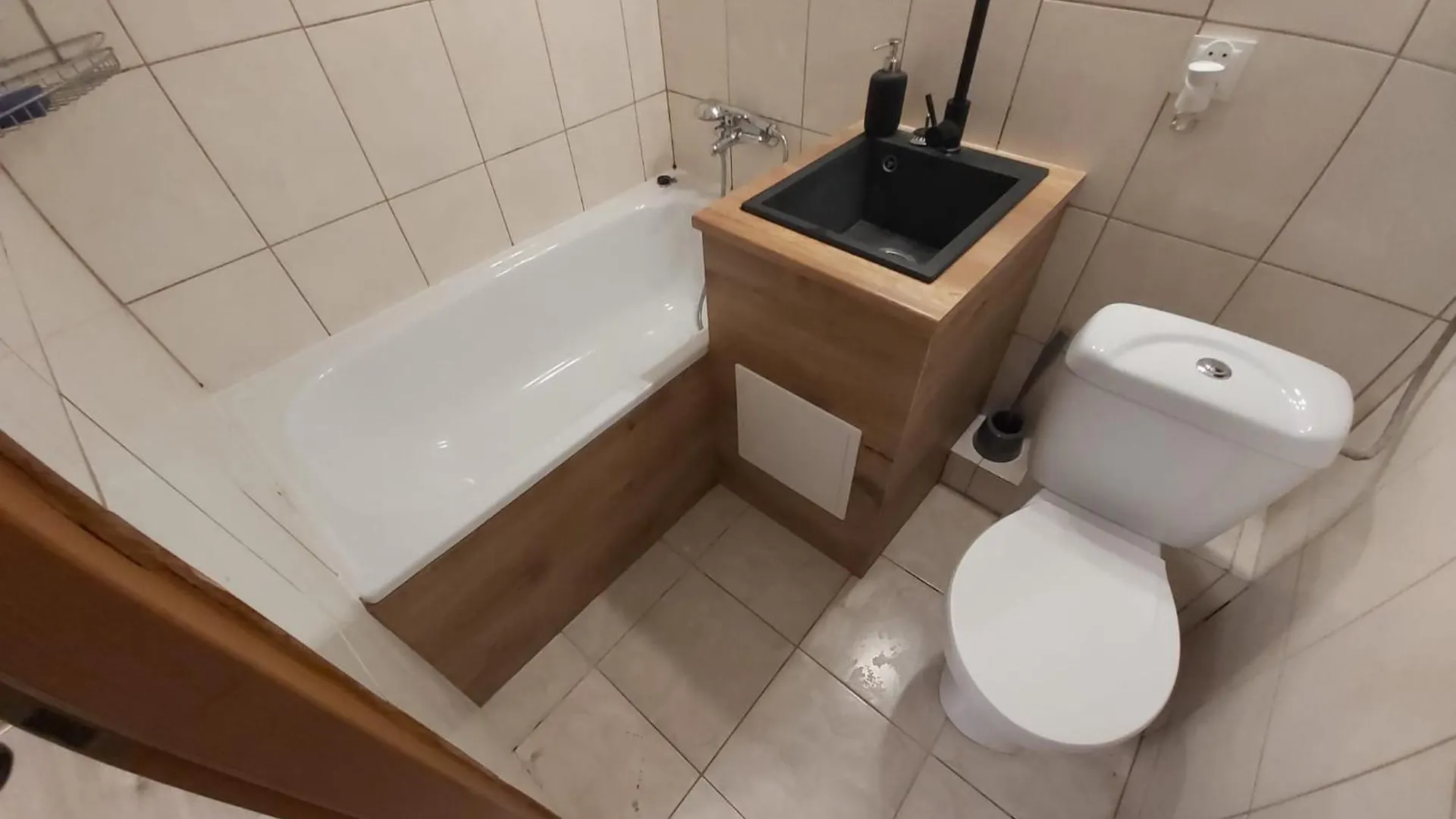 Kwatera prywatna 2050 Zwycięstwa 23 - Tanie Pokoje - samodzielne zameldowanie - self check in Poznań